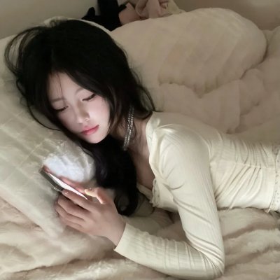 黑夜中的玻璃人偶